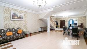 Дом 300м², 3-этажный, участок 7 сот.