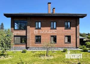 Дом 568м², 3-этажный, участок 15 сот.