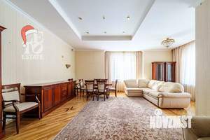 Дом 400м², 3-этажный, участок 60 сот.