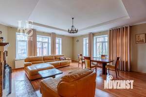 Дом 472м², 4-этажный, участок 8 сот.