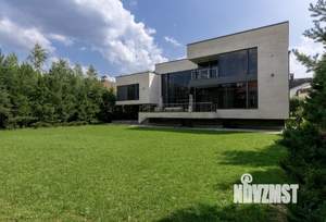 Дом 1100м², 3-этажный, участок 21 сот.