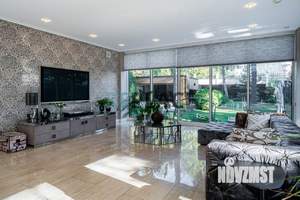 Дом 565м², 2-этажный, участок 24 сот.