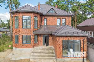 Дом 650м², 3-этажный, участок 15 сот.