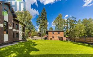 Дом 460м², 3-этажный, участок 16 сот.