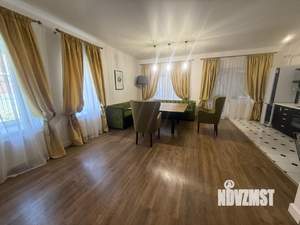 Коттедж 200м², 3-этажный, участок 3 сот.