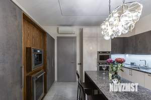 Дом 650м², 3-этажный, участок 12 сот.