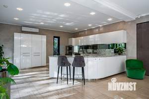 Дом 565м², 2-этажный, участок 24 сот.