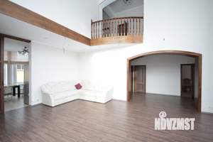 Коттедж 298м², 3-этажный, участок 7 сот.