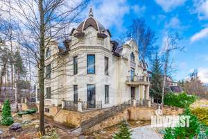 Коттедж 1100м², 4-этажный, участок 20 сот.