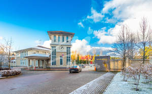 Дом 1100м², 4-этажный, участок 20 сот.