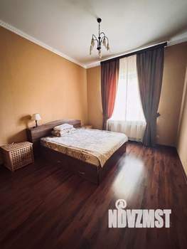 Дом 489м², 3-этажный, участок 10 сот.