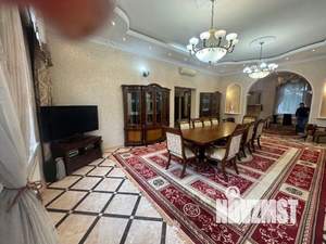 Дом 555м², 3-этажный, участок 15 сот.