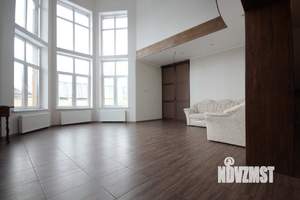 Коттедж 297м², 3-этажный, участок 7 сот.