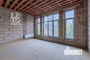 Таунхаус 160м², 3-этажный, участок 4 сот.