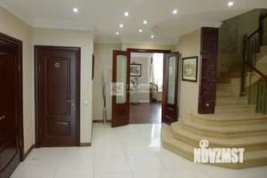 Дом 650м², 3-этажный, участок 12 сот.