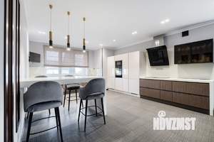 Коттедж 500м², 3-этажный, участок 15 сот.