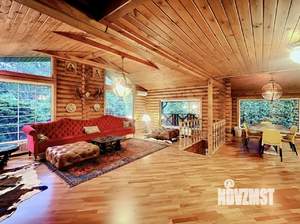 Дом 219м², 3-этажный, участок 30 сот.