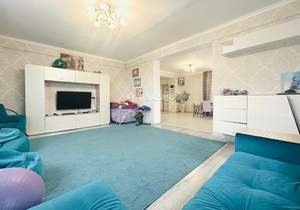 Дом 336м², 3-этажный, участок 15 сот.