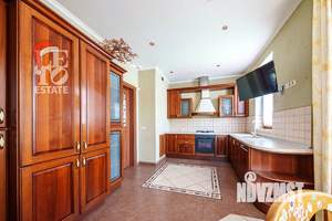 Дом 400м², 3-этажный, участок 60 сот.