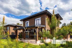 Дом 273м², 2-этажный, участок 10 сот.