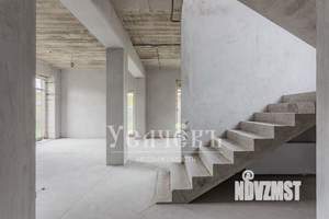 Дом 273м², 2-этажный, участок 10 сот.