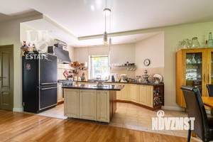 Дом 406м², 2-этажный, участок 35 сот.