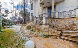 Дом 1100м², 4-этажный, участок 20 сот.