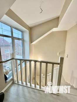 Таунхаус 180м², 3-этажный, участок 4 сот.