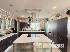 Дом 253м², 3-этажный, участок 15 сот.