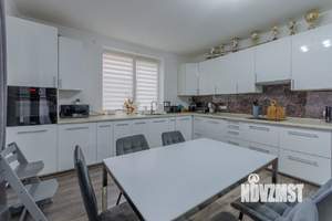 Дом 240м², 2-этажный, участок 6 сот.