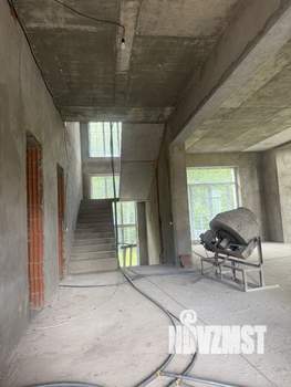 Дом 800м², 4-этажный, участок 45 сот.