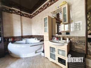 Дом 239м², 3-этажный, участок 10 сот.