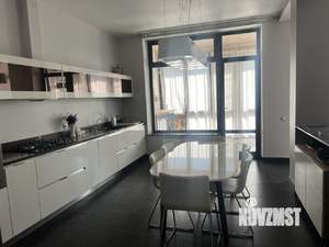 Таунхаус 230м², 2-этажный, участок 4 сот.