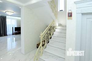 Дом 268м², 3-этажный, участок 6 сот.