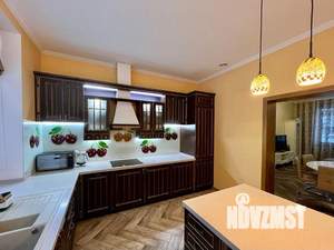 Таунхаус 225м², 3-этажный, участок 11 сот.