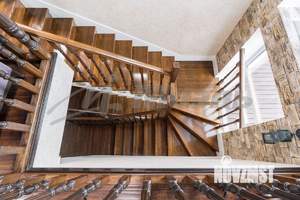 Таунхаус 300м², 3-этажный, участок 5 сот.