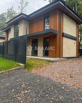 Дом 240м², 2-этажный, участок 15 сот.