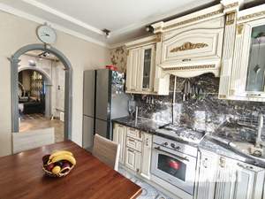 Дом 239м², 3-этажный, участок 10 сот.