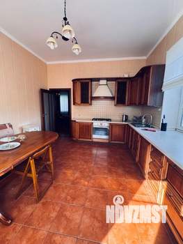 Дом 489м², 3-этажный, участок 10 сот.