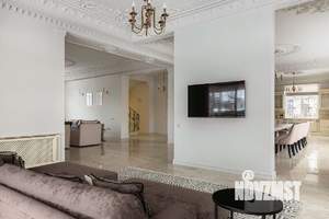 Коттедж 550м², 3-этажный, участок 14 сот.