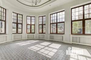 Коттедж 600м², 3-этажный, участок 20 сот.