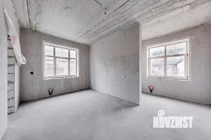 Таунхаус 290м², 3-этажный, участок 10 сот.