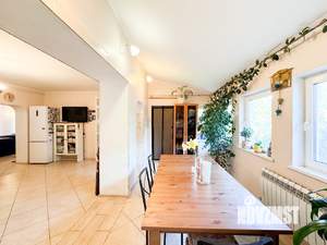 Таунхаус 207м², 3-этажный, участок 5 сот.