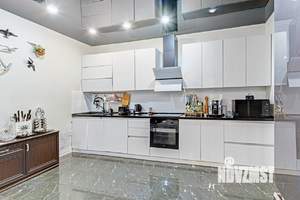 Дом 215м², 3-этажный, участок 9 сот.