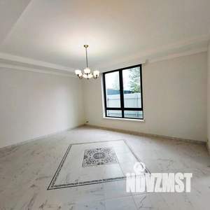 Коттедж 239м², 2-этажный, участок 6 сот.