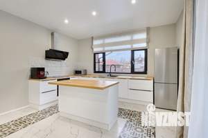 Дом 224м², 2-этажный, участок 9 сот.