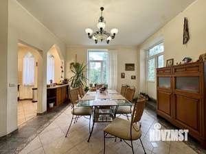 Дом 650м², 4-этажный, участок 40 сот.