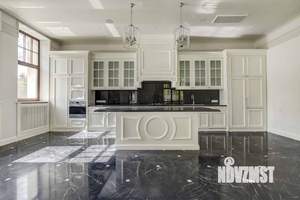 Коттедж 600м², 3-этажный, участок 20 сот.