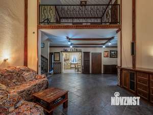 Коттедж 240м², 2-этажный, участок 6 сот.