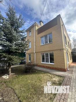 Таунхаус 284м², 3-этажный, участок 3 сот.